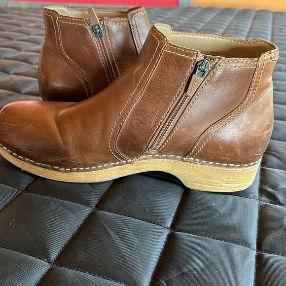 Dansko Bootie Size 39 - Picture 3 of 5